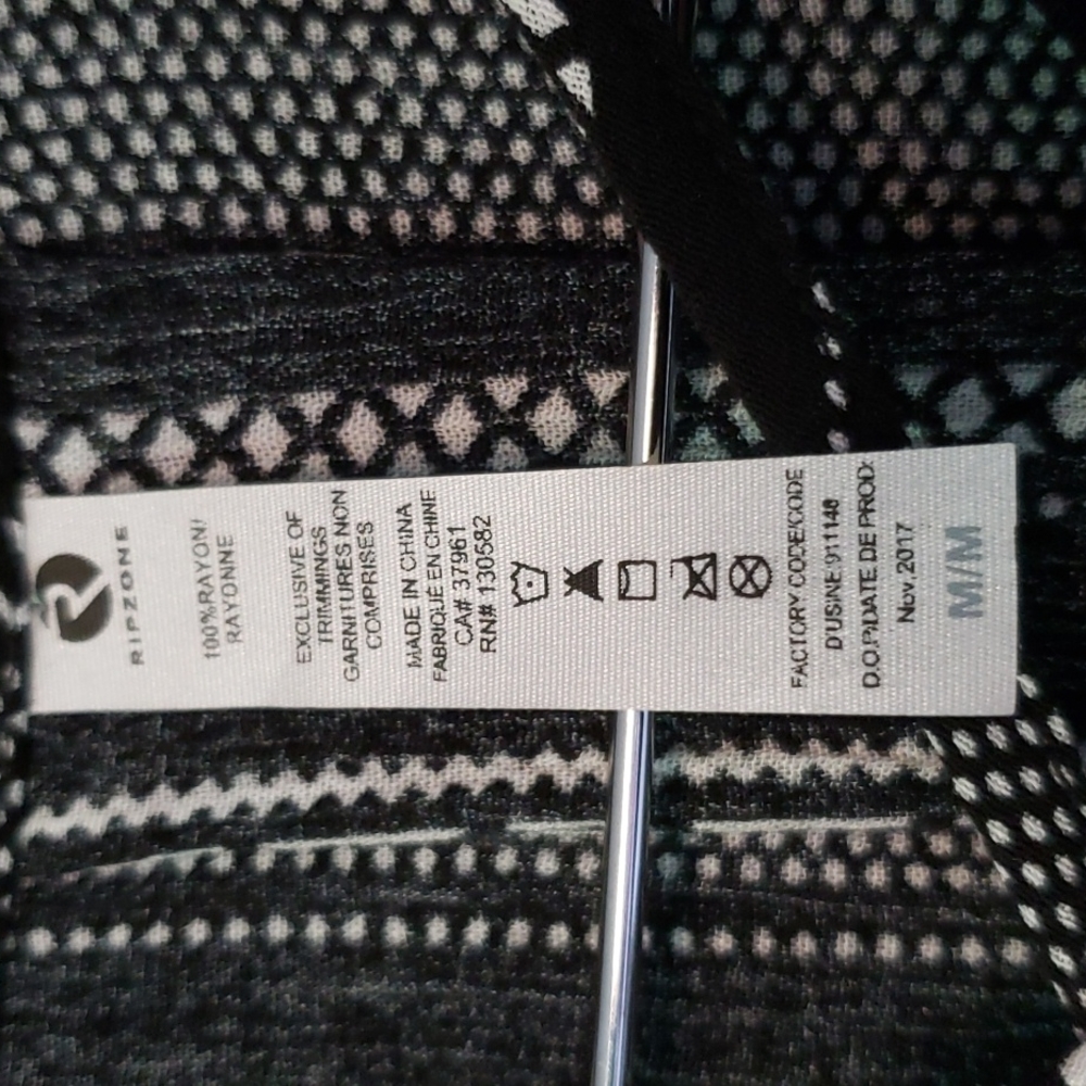 ⭐️3/$35 Ripzone Top - Picture 3 of 6